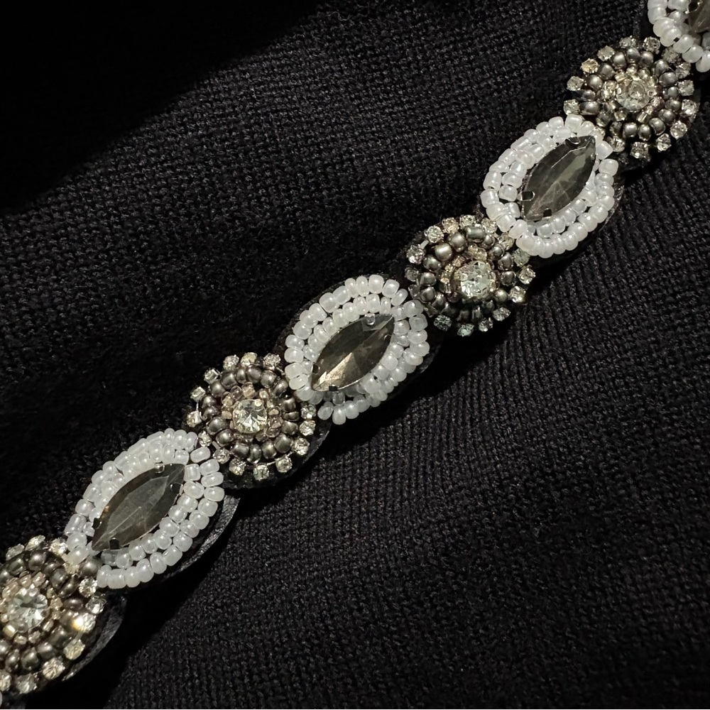 Silve, Whiter and Black Beaded Crystal Hair Accessory - Picture 3 of 4